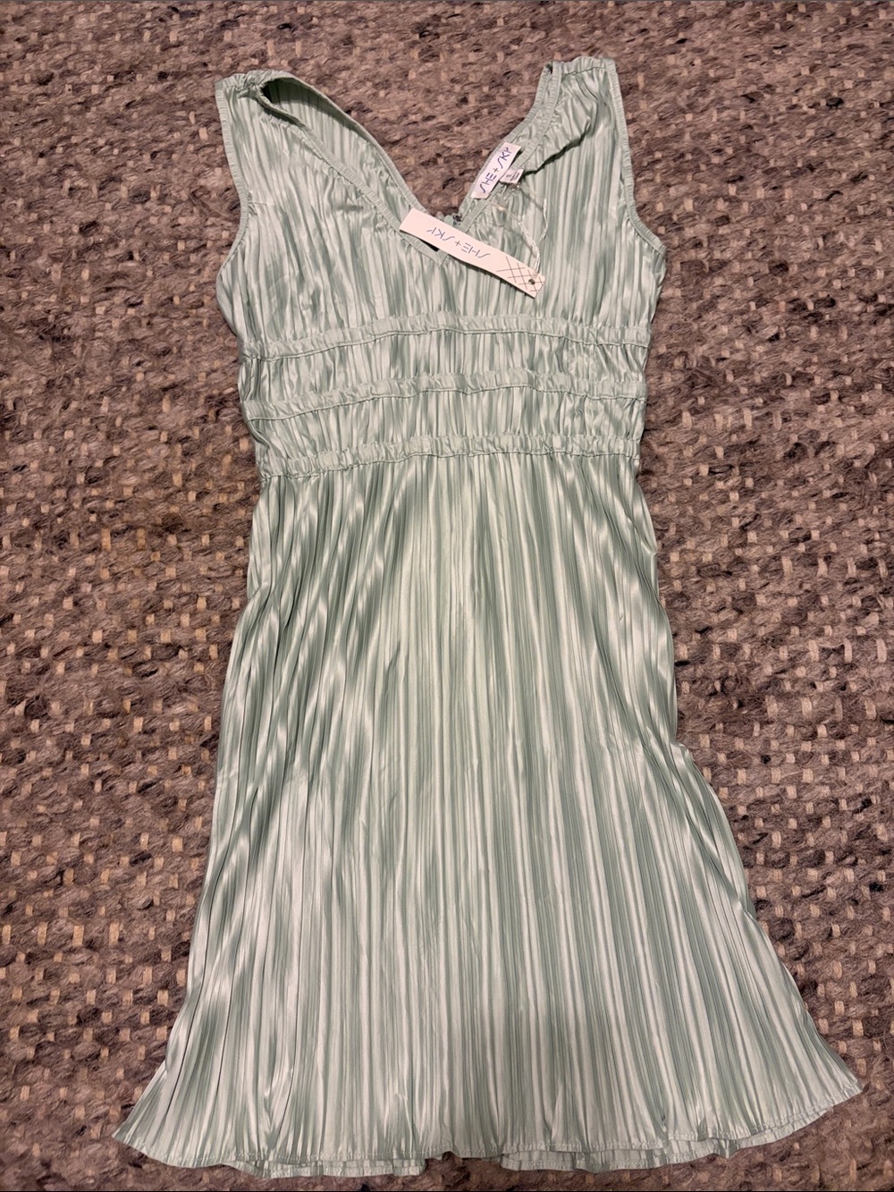 She + Sky Mint Green Pleated V-Neck Midi Dress